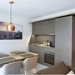 Contemporary Cosy In - Rm8 Lägenhet *
