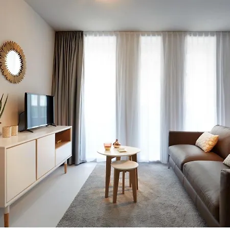 Contemporary Cosy In - Rm8