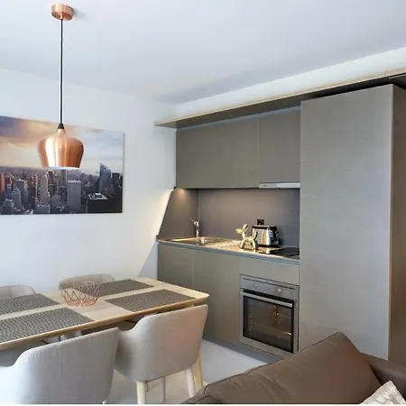 Contemporary Cosy In - Rm8 Апартаменты *