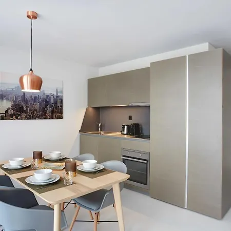 Contemporary Cosy In - Rm8 Апартаменты